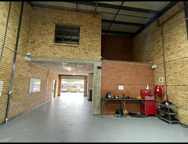 INDUSTRIAL PROPERTY TO RENT IN HENNOPSPARK